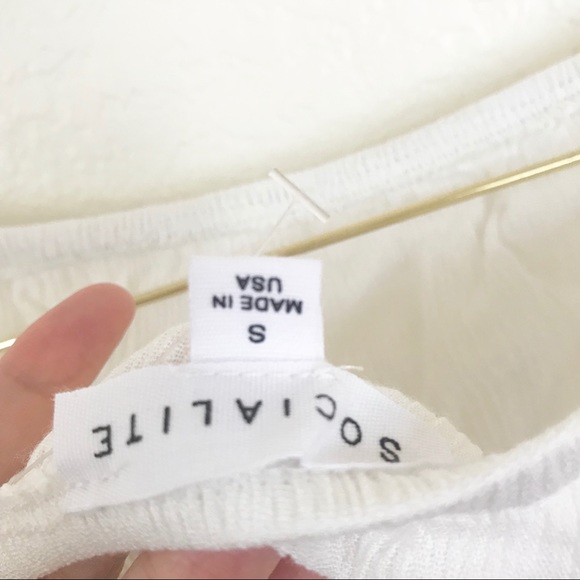 Socialite size small off shoulder sleeve top small - Picture 5 of 5